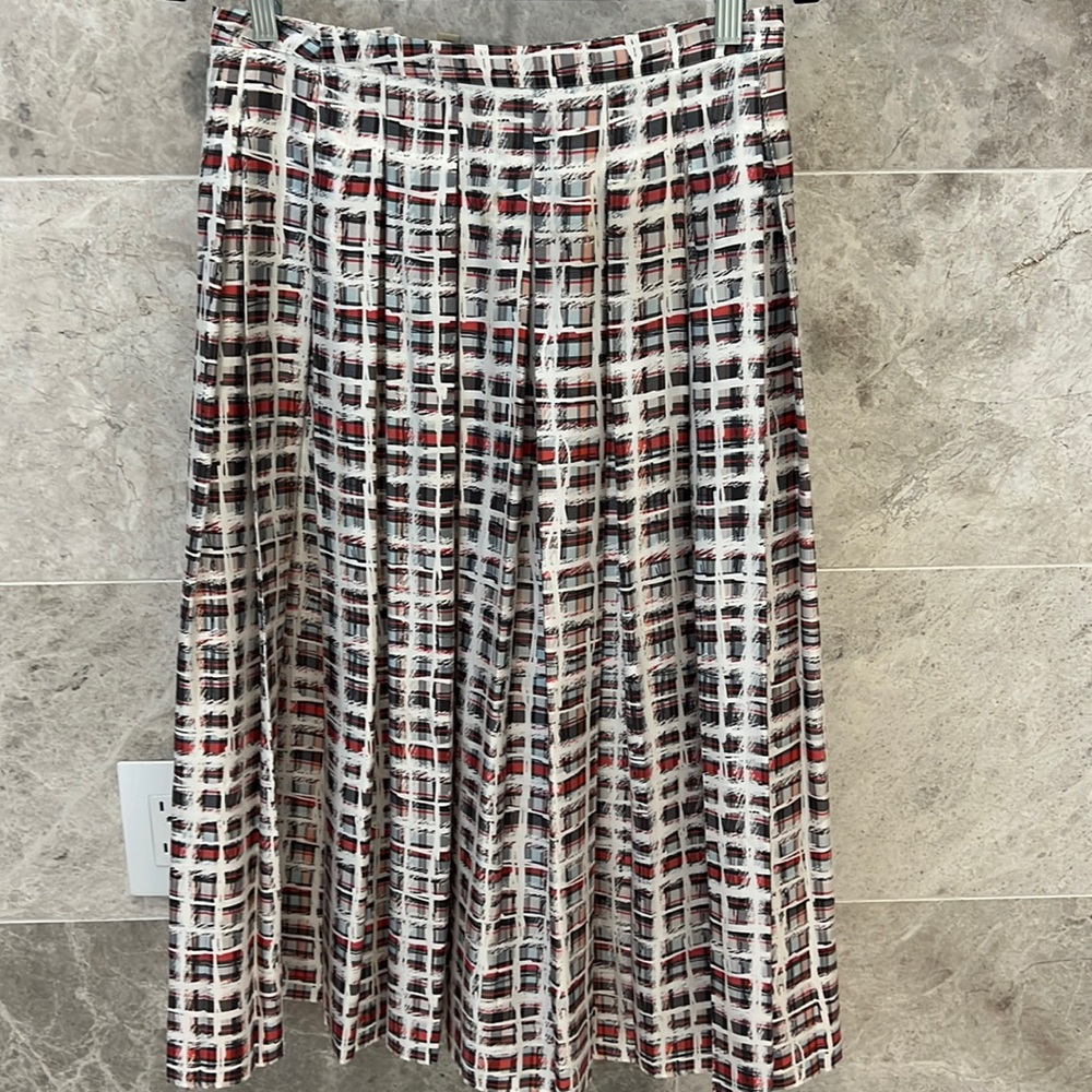 Burberry pleated midi skirt size 4